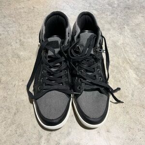 Guess - Men’s high top casual shoes - sz 11.5